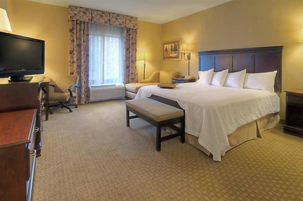 Hampton & West I-90 Hotel