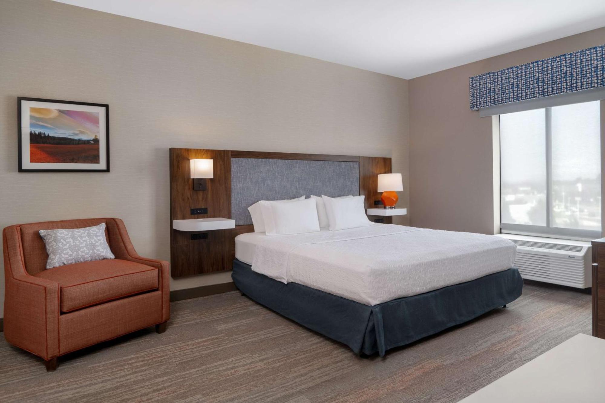 Hotel Hampton & West I-90